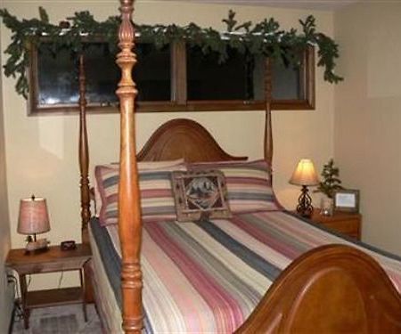 Whispering Oaks Bed & Breakfast Eaton Chambre photo